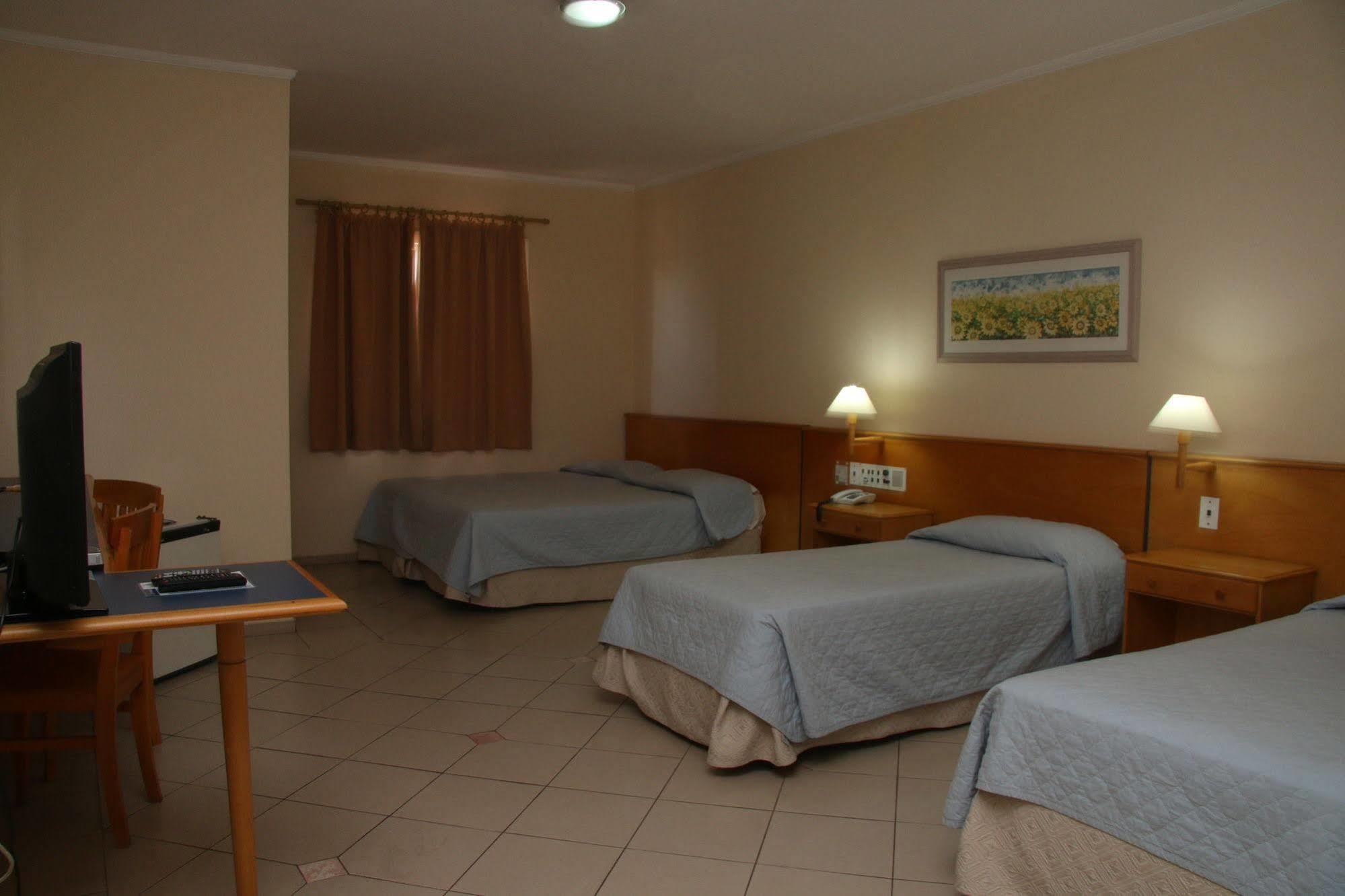 Jaguary Hotel Сумаре Екстер'єр фото